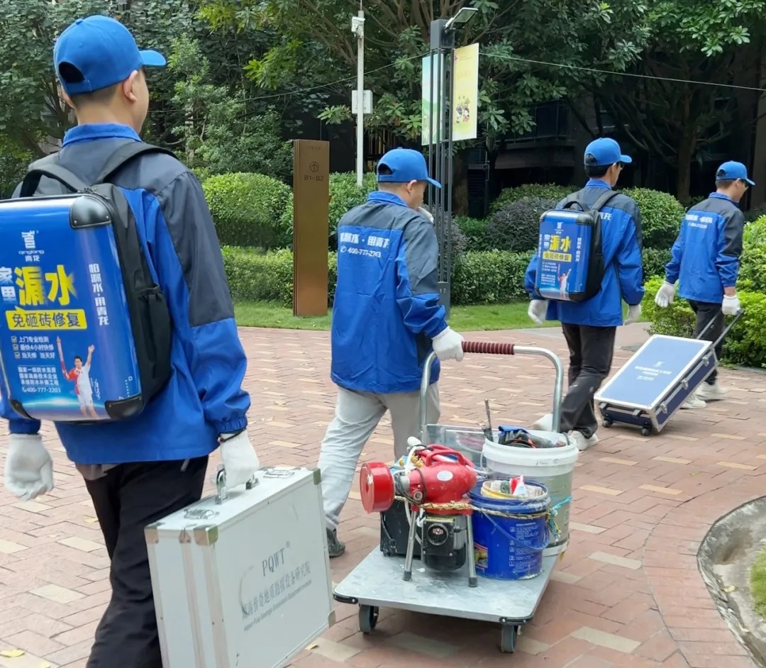 還在卷白領？現(xiàn)在真正高收入的，反而是這群“干臟活”的人